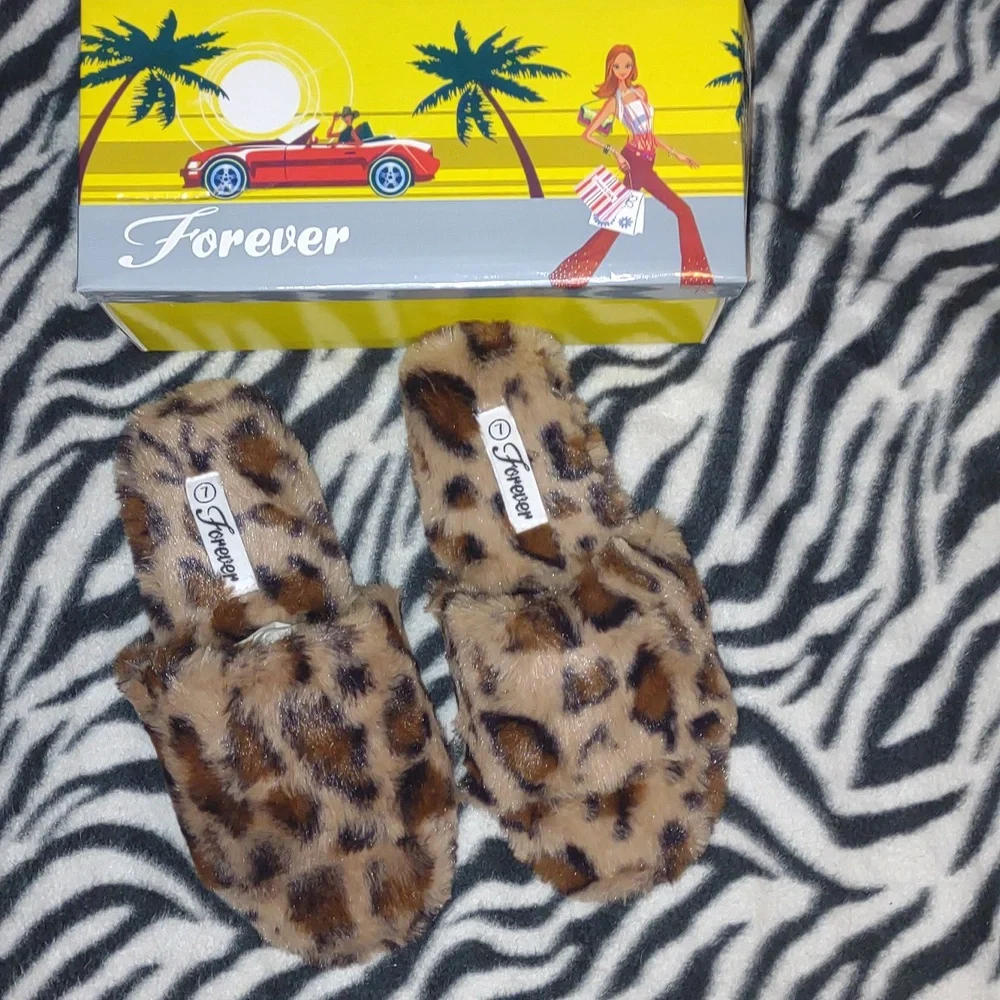 FOREVER LINK👣 Leofur Slippers footwear - Picture 10 of 16